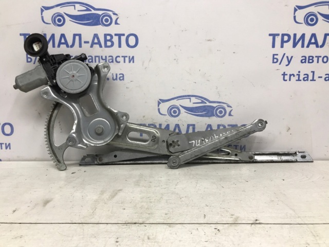 Склопідйомник передньої лівої двері Toyota RAV4 4