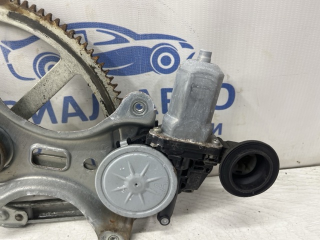 Механізм стеклопідйомника водійських дверей 6980233040 TOYOTA