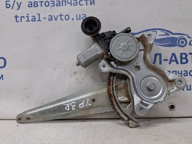 Механізм склопідйомника двері задньої, правої 6980335080 TOYOTA