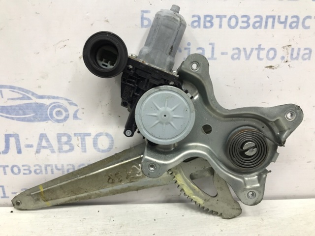 Механізм склопідйомника двері задньої, лівої 6980433030 TOYOTA