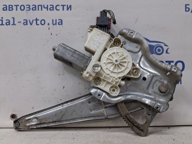 Склопідйомник задніх правих дверей 6983005100 TOYOTA