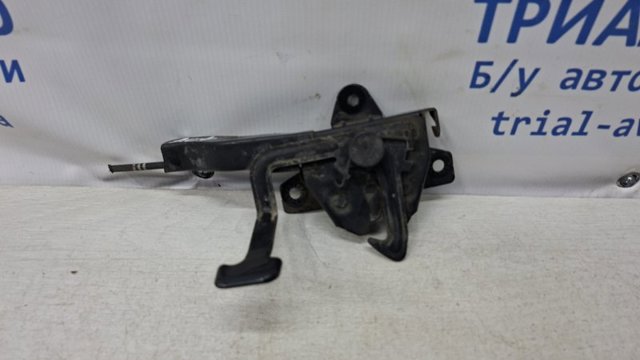 Замок кришки капота 7111031001 SSANG YONG