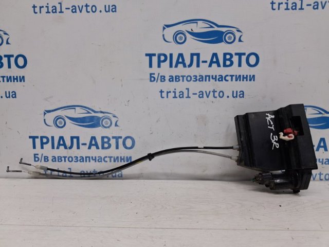 Замок задньої дверї, правої 7132009003 SSANG YONG