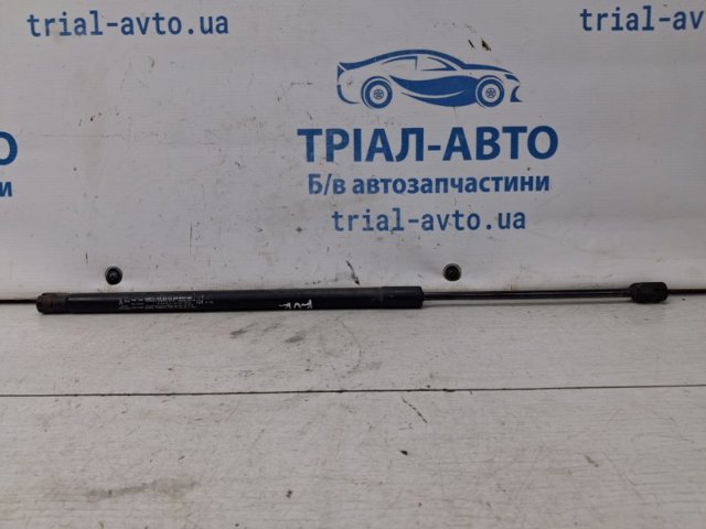 Амортизатор двері п'ятої 7146034002 SSANG YONG