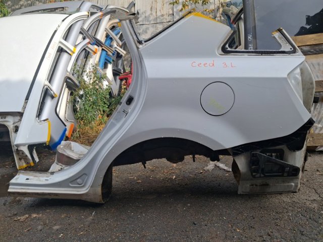 Крило заднє 715031HC50 HYUNDAI