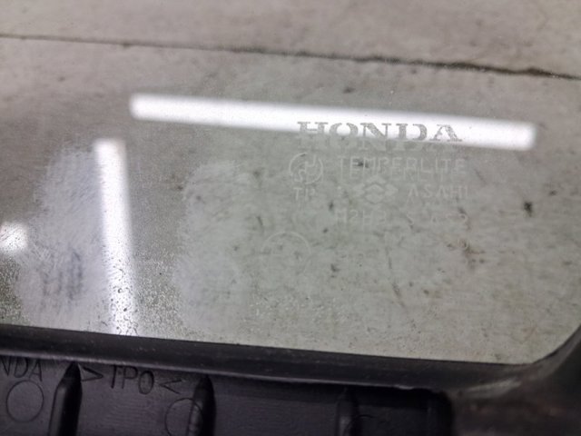 Куточок задніх правих дверей 73405SEA000 HONDA
