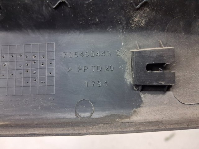 Накладка передніх дверей 735497895 FIAT