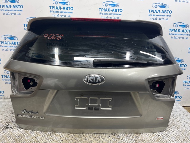 Задні двері багажника 73700C6000 HYUNDAI