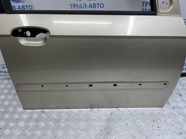 Дверка передня права 760041C020 HYUNDAI