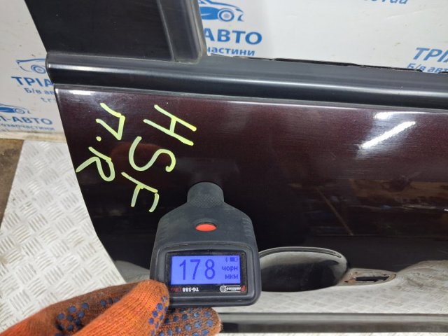 Пасажирські передні двері 760042B030 HYUNDAI