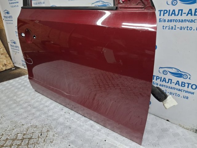 Пасажирські передні двері 760042L210 HYUNDAI