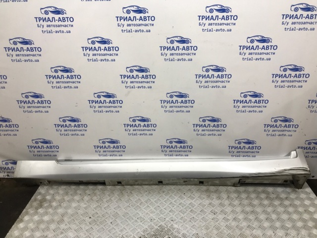 Накладка зовнішня (молдинг) порога, лівий 768514GA0H NISSAN