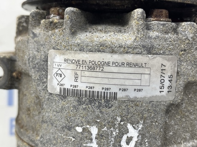 Компресор кліматичної установки 7711368772 RENAULT
