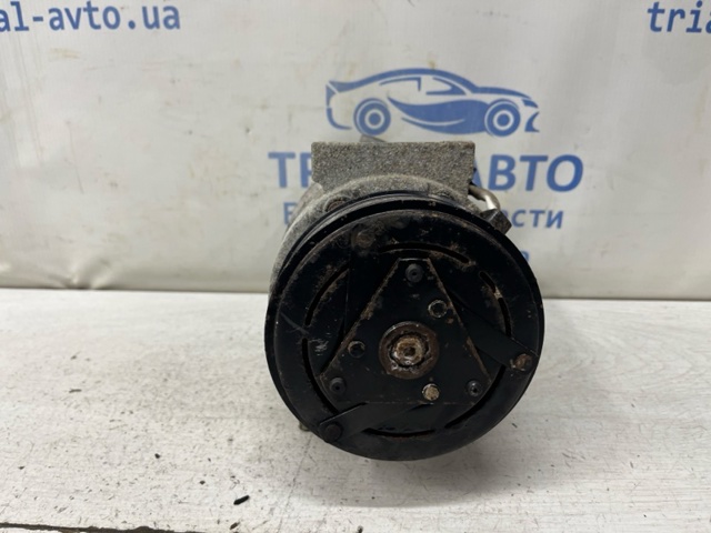 Компресор кондиціонера 7711368772 RENAULT