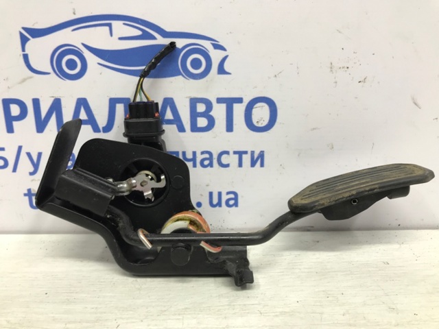 Педаль акселератора 7801013011 TOYOTA