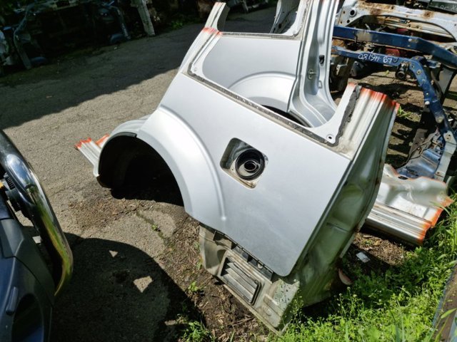 Бічна частина задня ліва 78101EB330 NISSAN