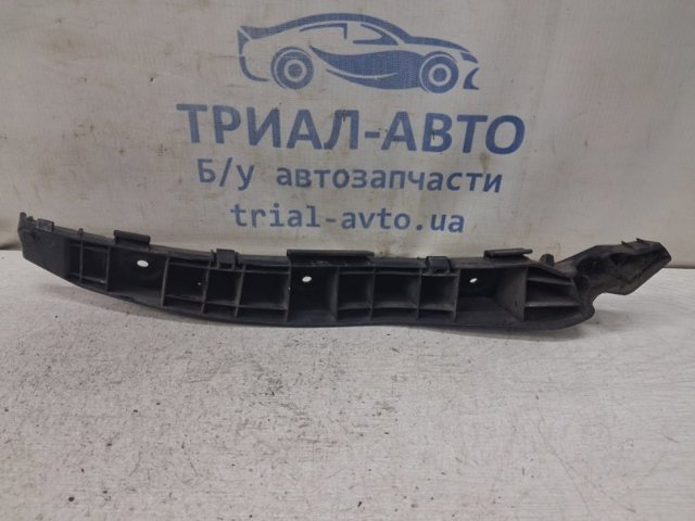 Кронштейн бампера заднього, правий 7883434000 SSANG YONG