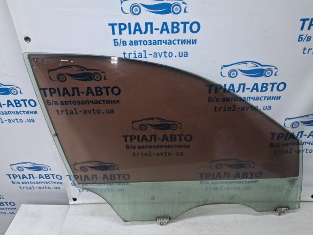 Скло передньої правої двері 80300CG000 NISSAN