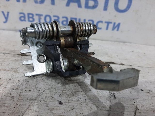 Обмежувач відкриття дверей, передній 804303543R RENAULT