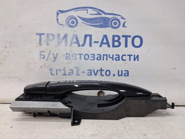Ручка передніх дверей зовнішня, права 806404EA0B NISSAN