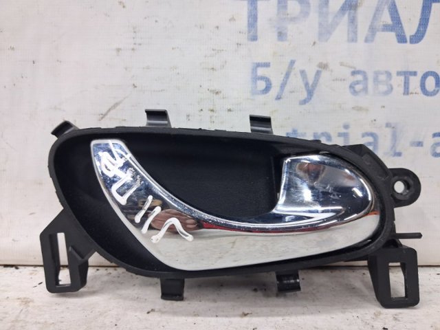 Ручка правих передніх дверей 806704EA1A NISSAN