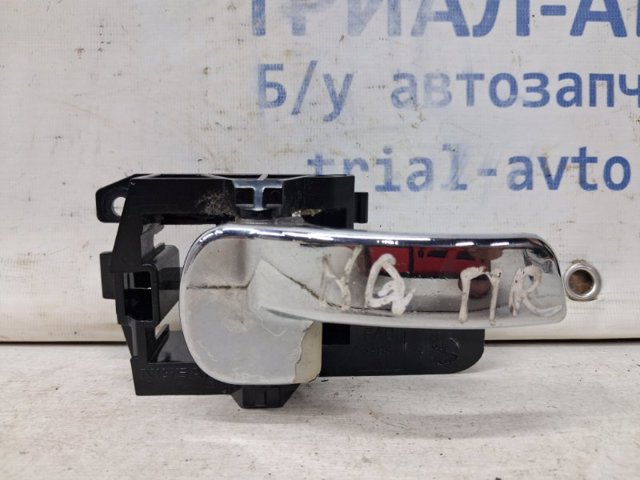 Ручка передніх дверей внутрішня, права 80670JD00A NISSAN