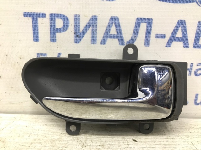 Ручка двері правою внутрішня перед/зад 80670JG30B NISSAN