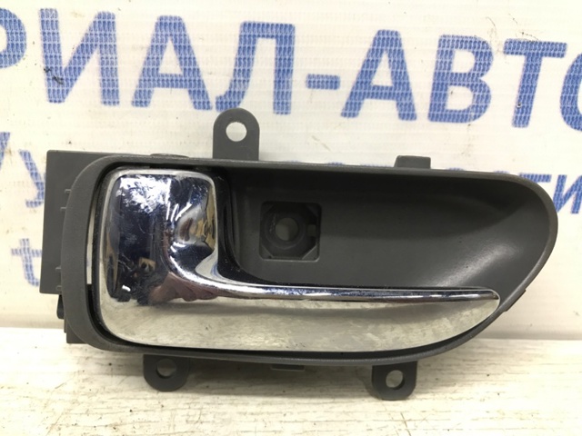 Дверна ручка внутрішня ліва передня/задня 80671JG30B NISSAN
