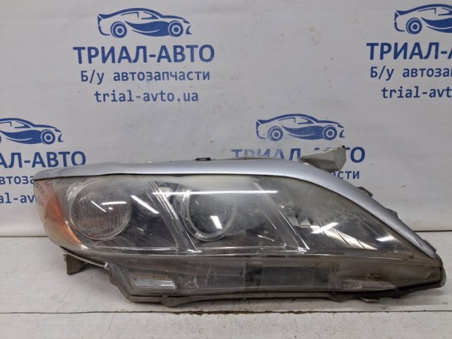 Фара основна права 8113033611 TOYOTA