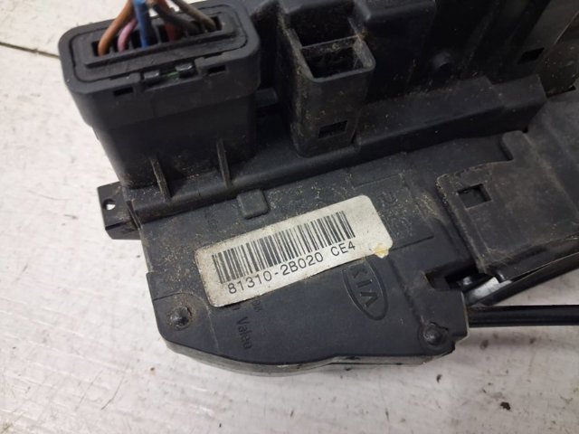 Замок водійських дверей 813102B020 HYUNDAI
