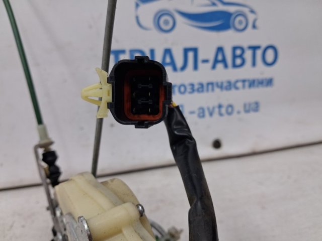 Замок дверей водія 813103E010 HYUNDAI