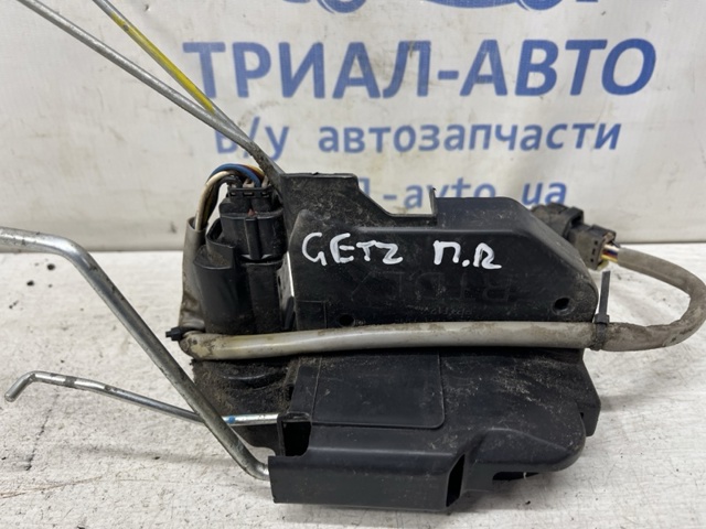 Замок передніх пасажирських дверей 813201C021 HYUNDAI