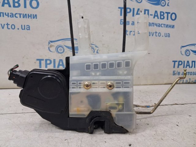Внутрішній дверний замок 813202E010 HYUNDAI