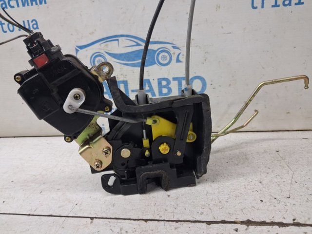 Замок передніх пасажирських дверей 813221G000 HYUNDAI