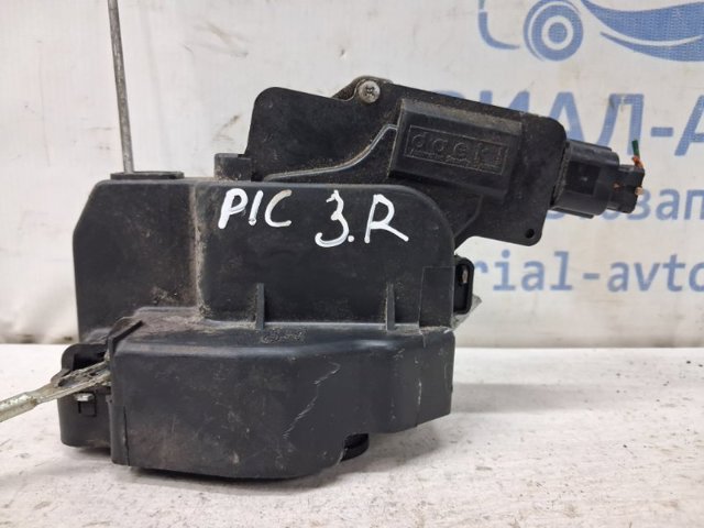 Замок задніх дверей, правих 8142007010HU HYUNDAI