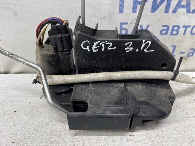 Замок задньої дверї, правої 814201C000 HYUNDAI