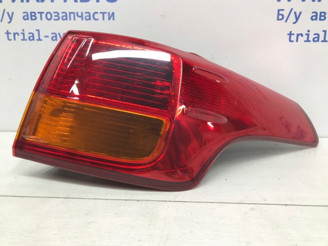 Фара задня права зовнішня 8155142170 TOYOTA