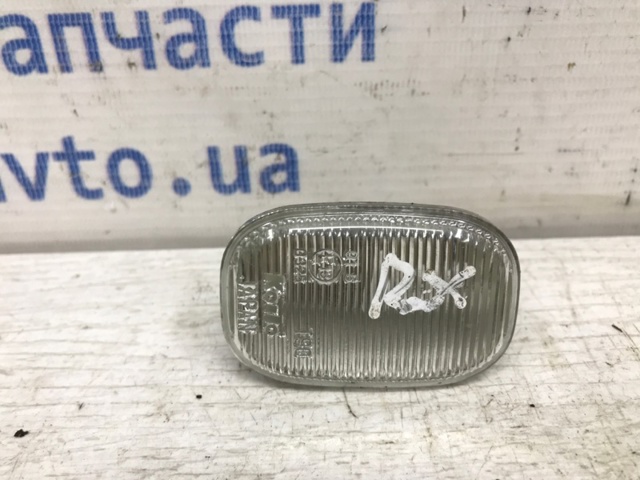 Повторювач повороту на крилі 8173120220 TOYOTA