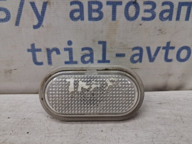Повторювач повороту в крило 8200257684 RENAULT