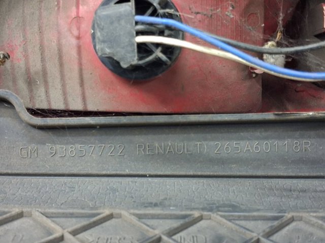 Ліхтар задній правий 8200415251 RENAULT