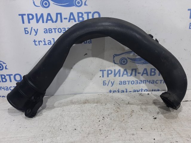Патрубок повітряний, вхід в турбіну (наддув) 8200645723 RENAULT