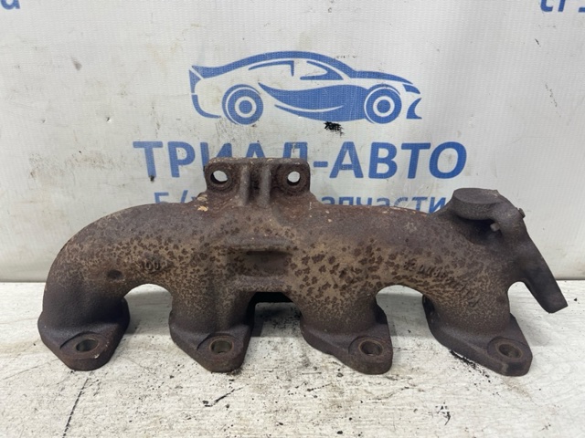 Газопроводи (колектор випускний) 8200868133 RENAULT