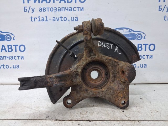 Кулак поворотний передній правий 8200881916 RENAULT