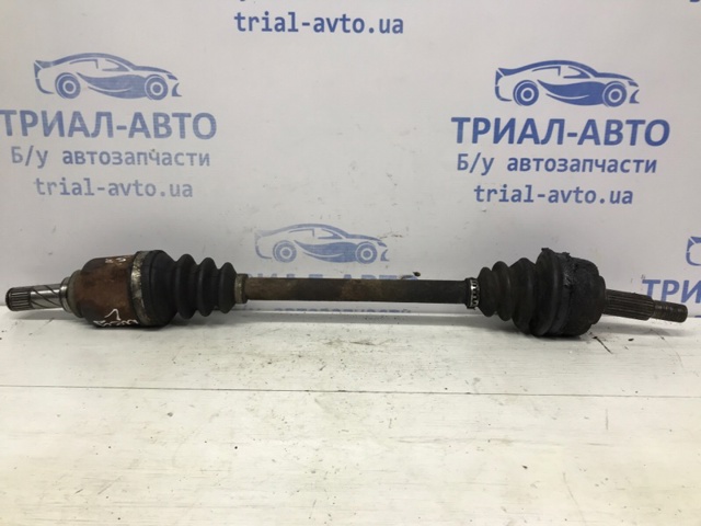 Піввісь передня ліва 8201353627 RENAULT