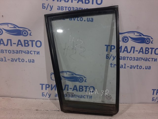 Кватирка двері трикутник, задня, права 82262EL000 NISSAN