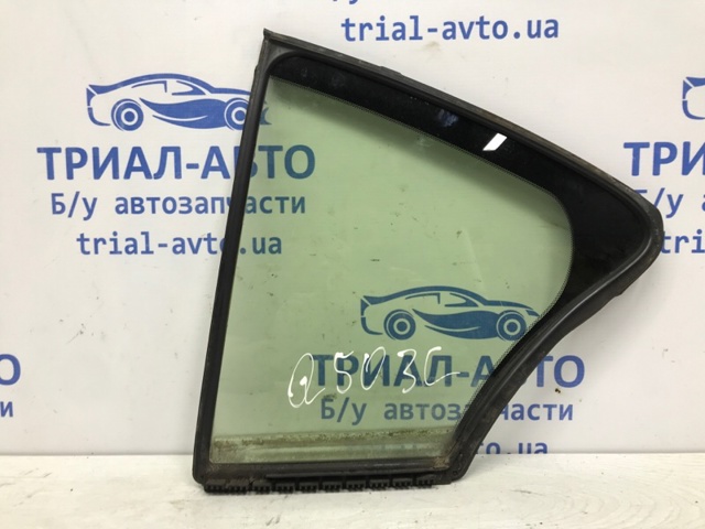 Кватирка дверей трикутник, задньої, лівої 822634GA0A NISSAN