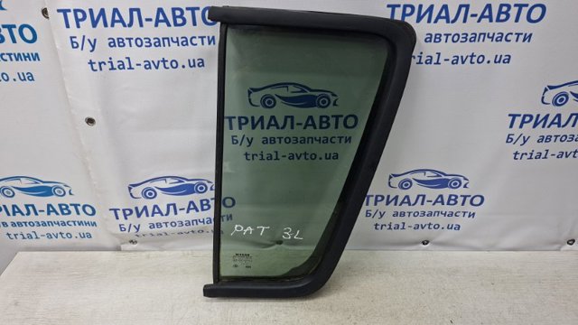 Кватирка дверей трикутник, задньої, лівої 82263EB305 NISSAN