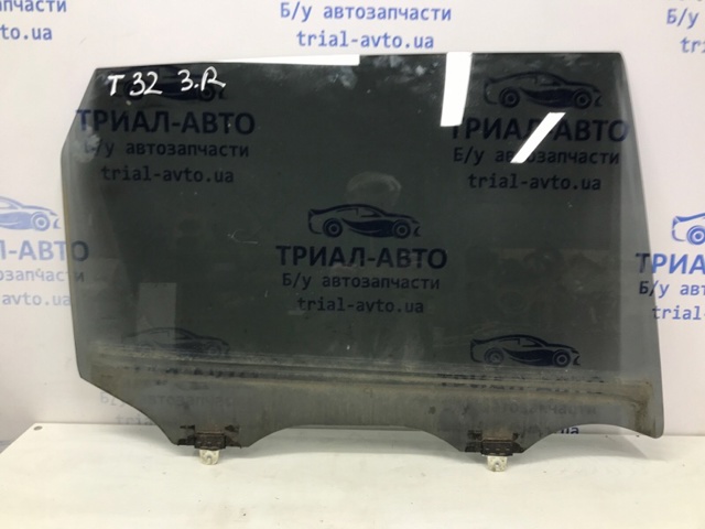 Скло заднє праве 823004CA0B NISSAN
