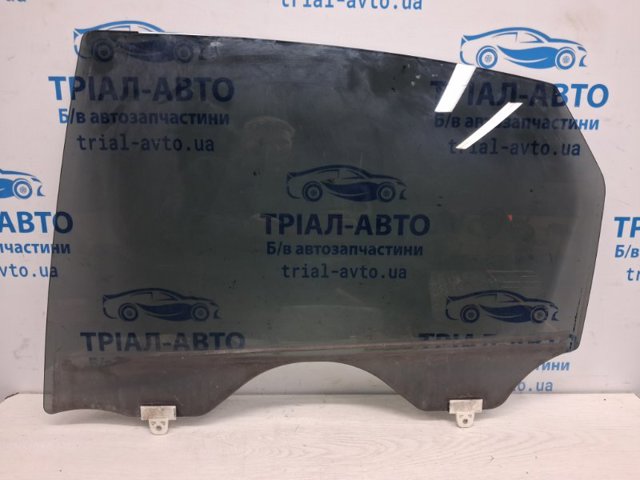 Скло задніх дверей, лівих 82301CG000 NISSAN