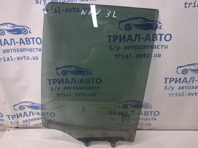 Скло задніх дверей, лівих 82301EB320 NISSAN